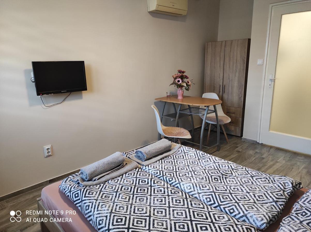 Desi Apartman Kaposvár Exteriör bild