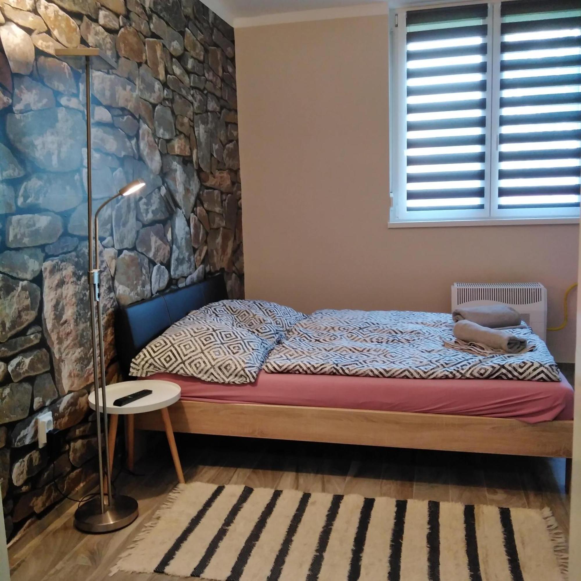 Desi Apartman Kaposvár Exteriör bild